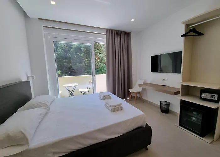 Marea Retreat Rooms