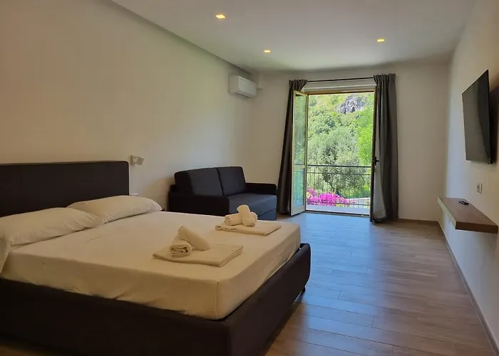Marea Retreat Rooms